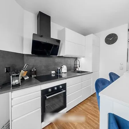 Beautiful Duplex Sablon Apartment *